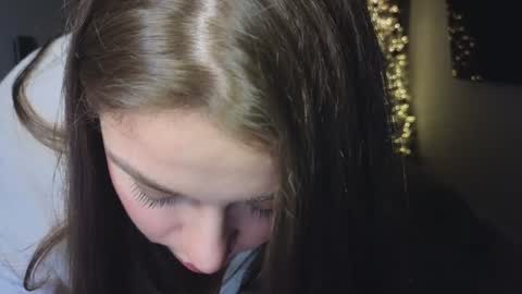 Snapshot of tutti_frutti_ chatting on December 2024 11:37:02 PM Ariana online show from December 2024 11:37:02 PM
