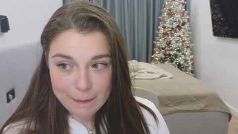 Snapshot of tutti_frutti_ chatting on January 2025 08:10:01 PM Ariana online show from January 2025 08:10:01 PM