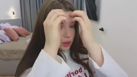 Snapshot of tutti_frutti_ chatting on March 2025 09:48:02 PM Ariana online show from March 2025 09:48:02 PM