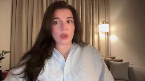Snapshot of tutti_frutti_ chatting on June 2026 09:03:01 PM Ariana online show from June 2026 09:03:01 PM