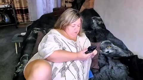 Lana online show from October 2025 09:43:02 AM