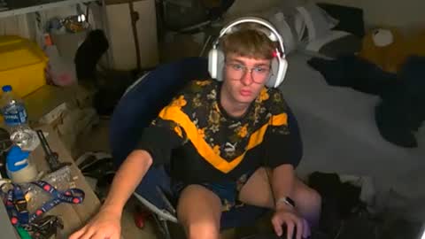 shytwink online show from September 2025 03:48:01 PM