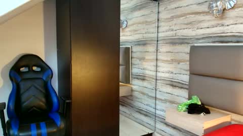 twinslovers_ online show from January 2026 03:32:01 AM