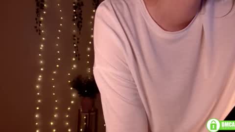 Snapshot of twix_girl chatting on September 2025 06:55:02 PM Stranger online show from September 2025 06:55:02 PM