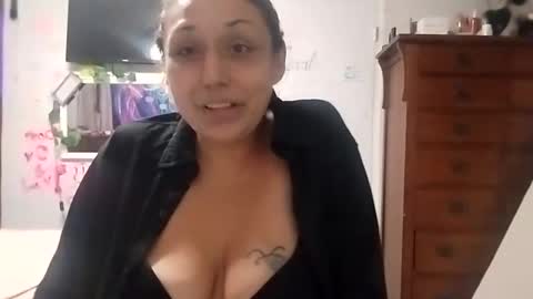 Twocrazy85 online show from November 2025 10:38:01 AM