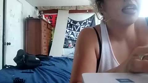 Twocrazy85 online show from November 2025 03:59:01 PM