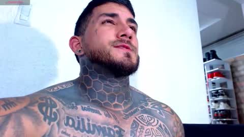 Angel online show from November 2025 02:00:02 AM