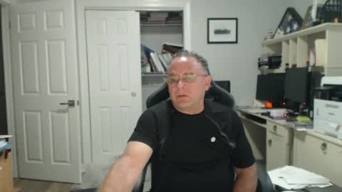 Twopeopleinlove online show from October 2025 10:13:01 AM