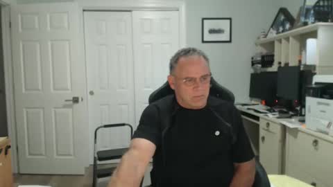 Twopeopleinlove online show from October 2025 12:48:02 PM