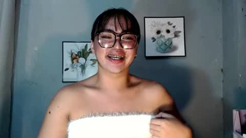 Snapshot of tyla_23 chatting on May 2026 03:20:01 PM Tyla online show from May 2026 03:20:01 PM
