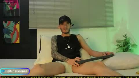 Snapshot of tylergiuseppe_ chatting on October 2025 01:30:01 PM tylergiuseppe_ online show from October 2025 01:30:01 PM