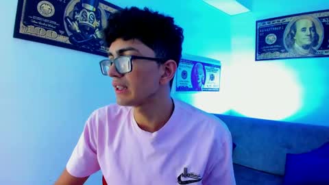 Snapshot of tylerwhiite_ chatting on January 2025 05:55:01 AM online show from January 2025 05:55:01 AM