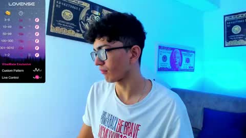 Snapshot of tylerwhiite_ chatting on January 2025 03:07:02 AM online show from January 2025 03:07:02 AM