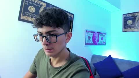 Snapshot of tylerwhiite_ chatting on January 2025 02:59:01 AM online show from January 2025 02:59:01 AM