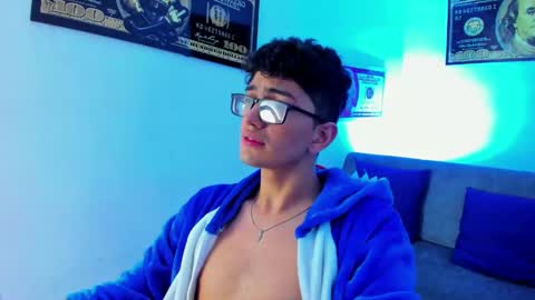 Snapshot of tylerwhiite_ chatting on January 2025 06:35:02 AM online show from January 2025 06:35:02 AM