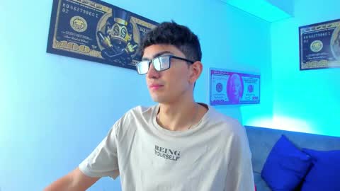 Snapshot of tylerwhiite_ chatting on January 2025 03:09:01 AM online show from January 2025 03:09:01 AM