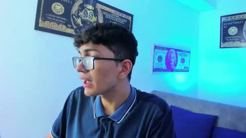 Snapshot of tylerwhiite_ chatting on January 2025 02:53:02 AM online show from January 2025 02:53:02 AM