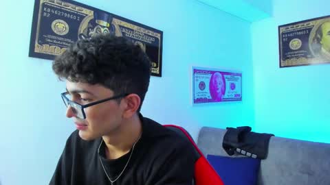 Snapshot of tylerwhiite_ chatting on January 2025 06:54:01 AM online show from January 2025 06:54:01 AM