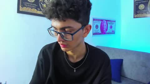 Snapshot of tylerwhiite_ chatting on January 2025 09:55:01 AM online show from January 2025 09:55:01 AM