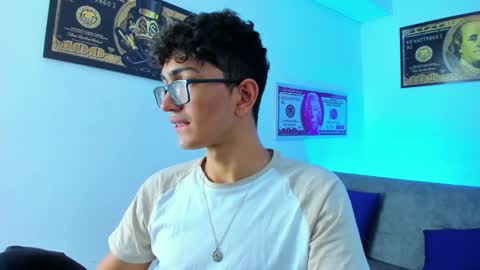 Snapshot of tylerwhiite_ chatting on February 2025 02:59:02 AM online show from February 2025 02:59:02 AM