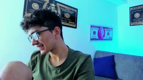 Snapshot of tylerwhiite_ chatting on February 2025 02:51:02 AM online show from February 2025 02:51:02 AM