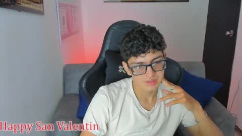 Snapshot of tylerwhiite_ chatting on February 2025 03:11:02 AM online show from February 2025 03:11:02 AM