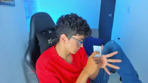 Snapshot of tylerwhiite_ chatting on February 2025 09:27:01 AM online show from February 2025 09:27:01 AM