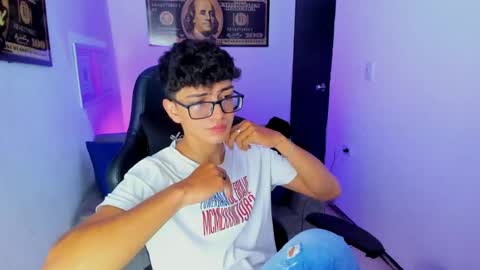 Snapshot of tylerwhiite_ chatting on February 2025 02:58:02 AM online show from February 2025 02:58:02 AM