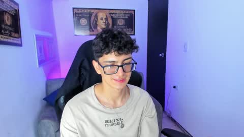 Snapshot of tylerwhiite_ chatting on February 2025 02:59:01 AM online show from February 2025 02:59:01 AM