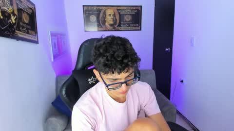 Snapshot of tylerwhiite_ chatting on March 2025 02:51:02 AM online show from March 2025 02:51:02 AM