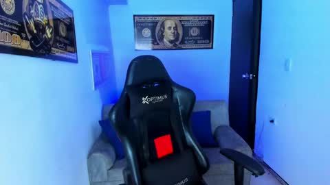 Snapshot of tylerwhiite_ chatting on March 2025 05:32:01 AM online show from March 2025 05:32:01 AM