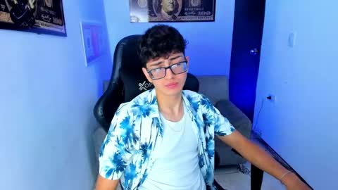 Snapshot of tylerwhiite_ chatting on March 2025 02:36:01 AM online show from March 2025 02:36:01 AM