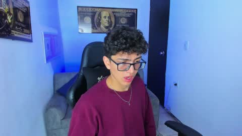 Snapshot of tylerwhiite_ chatting on March 2025 06:24:01 AM online show from March 2025 06:24:01 AM