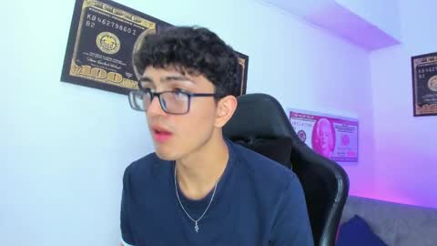 Snapshot of tylerwhiite_ chatting on March 2025 02:54:01 AM online show from March 2025 02:54:01 AM