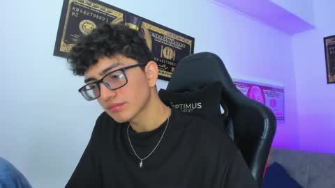 Snapshot of tylerwhiite_ chatting on March 2025 02:52:01 AM online show from March 2025 02:52:01 AM