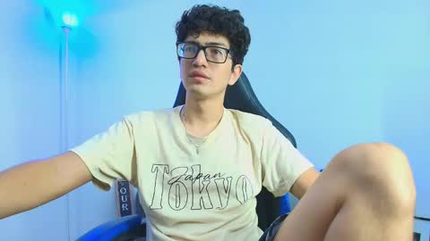 Snapshot of tylerwhiite_ chatting on September 2025 11:15:02 AM online show from September 2025 11:15:02 AM