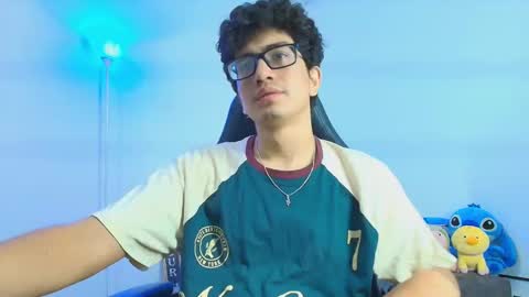 Snapshot of tylerwhiite_ chatting on October 2025 03:46:02 AM online show from October 2025 03:46:02 AM