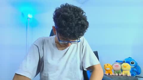 Snapshot of tylerwhiite_ chatting on October 2025 09:28:02 AM online show from October 2025 09:28:02 AM