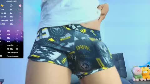 Snapshot of tylerwhiite_ chatting on October 2025 08:15:02 AM online show from October 2025 08:15:02 AM