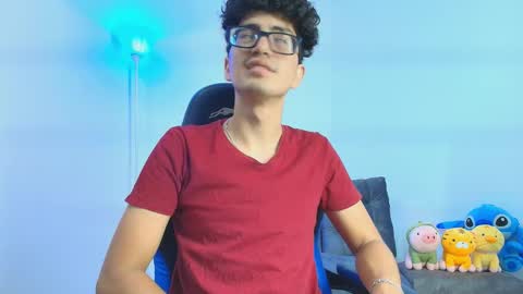 Snapshot of tylerwhiite_ chatting on October 2025 06:36:01 PM online show from October 2025 06:36:01 PM