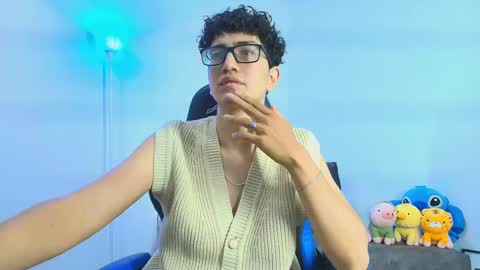 Snapshot of tylerwhiite_ chatting on October 2025 05:30:01 AM online show from October 2025 05:30:01 AM