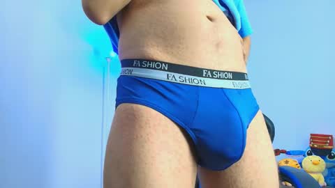 Snapshot of tylerwhiite_ chatting on November 2025 04:04:01 AM online show from November 2025 04:04:01 AM