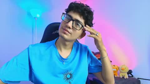   online show from December 2025 04:30:02 AM