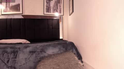 Snapshot of tylla_ chatting on November 2025 03:06:02 AM online show from November 2025 03:06:02 AM