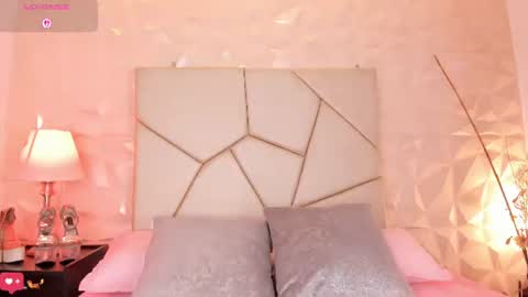 tynnafoxx online show from June 2026 09:12:01 PM