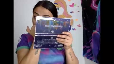 tyrahot_ online show from December 2025 09:40:01 AM