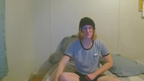 Snapshot of tyyyler93 chatting on January 2025 12:06:02 AM TylerAlternative online show from January 2025 12:06:02 AM