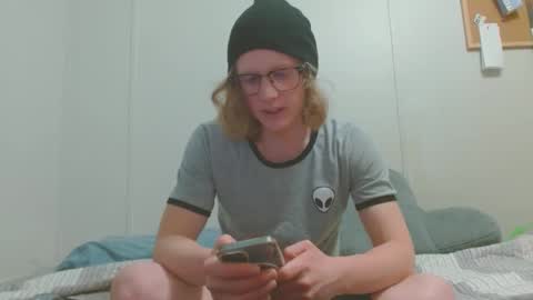 Snapshot of tyyyler93 chatting on March 2025 03:22:01 AM TylerAlternative online show from March 2025 03:22:01 AM