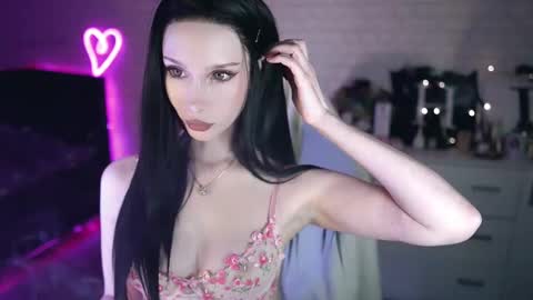 Izzy    online show from February 2025 05:31:02 PM