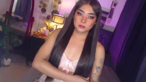 Snapshot of ultimatesexytrans chatting on January 2026 07:11:01 PM Alex online show from January 2026 07:11:01 PM